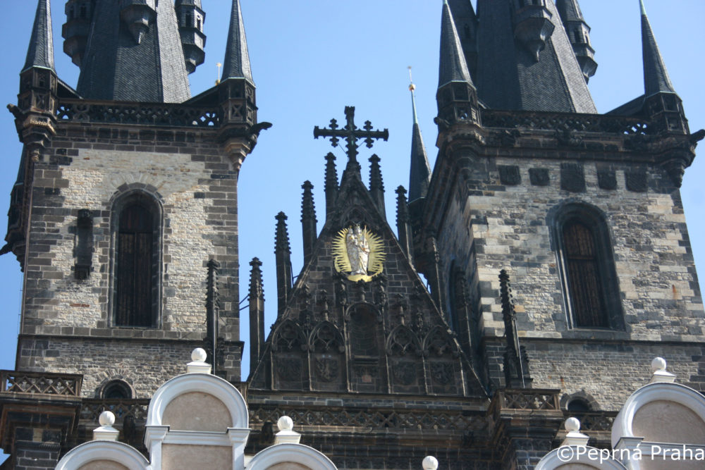 Týnský chrám, Tycho de Brahe, Perlička prasátka Pepříka
