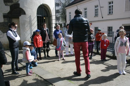 Rotunda sv. Longina, Nové Město, Peprná procházka, děti a volný čas v Praze, Přijímáme podobojí, padejte!