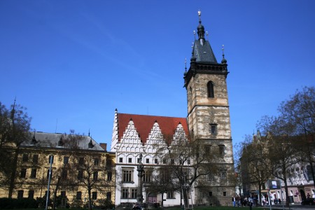 Novoměstská radnice, Peprná procházka, děti a volný čas v Praze, Přijímáme podobojí, padejte!